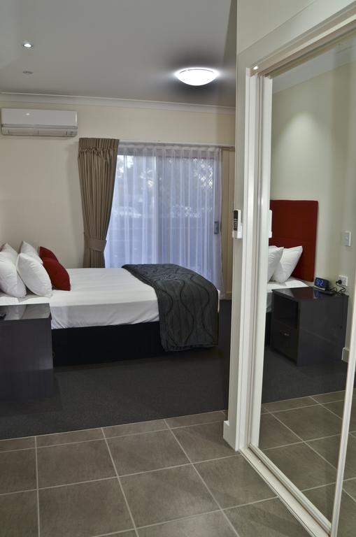 Swagsman Motel Miles 외부 사진
